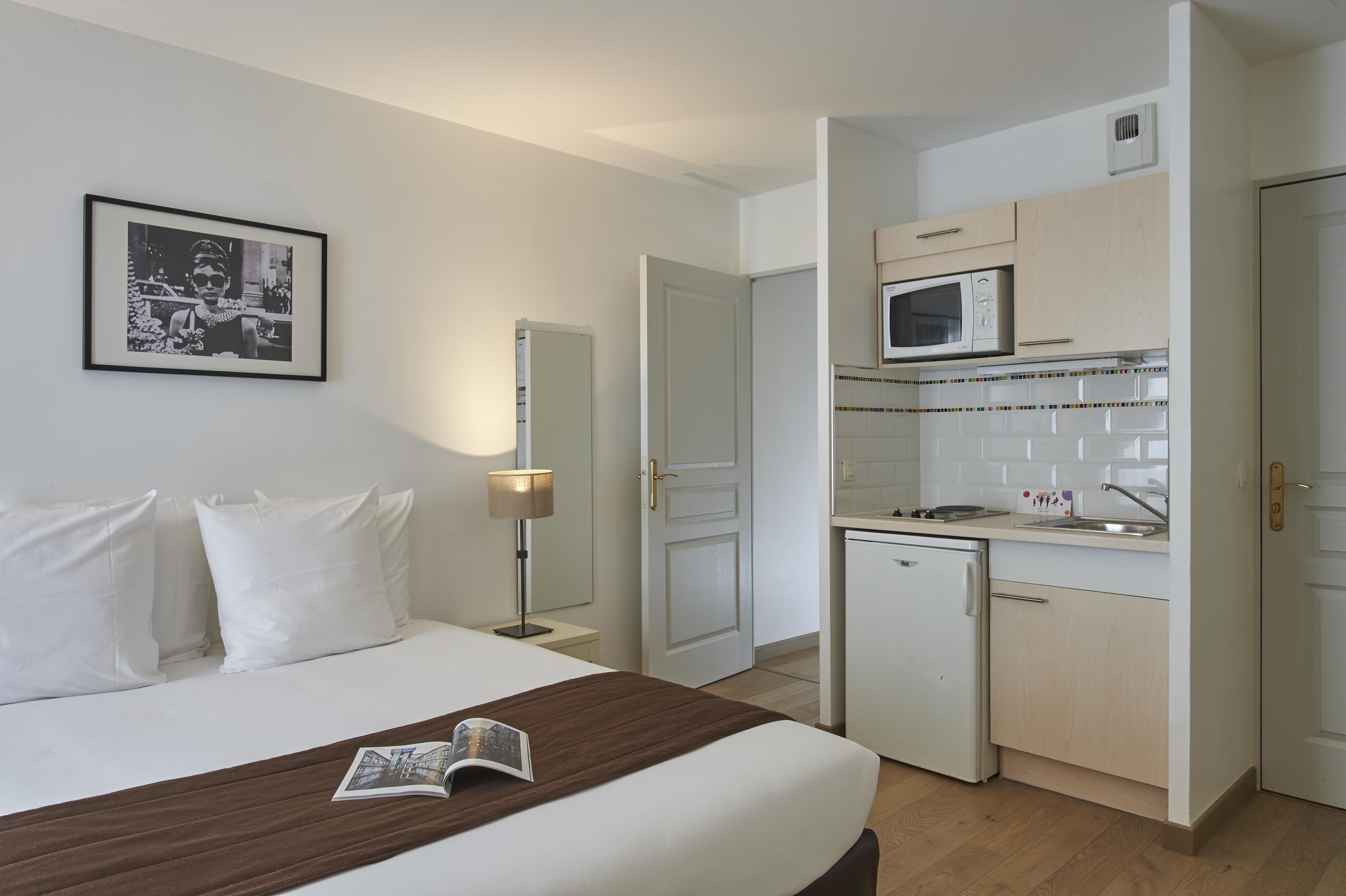 Hotel Cerise Chatou Exterior photo