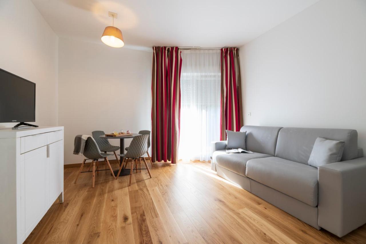 Hotel Cerise Chatou Exterior photo