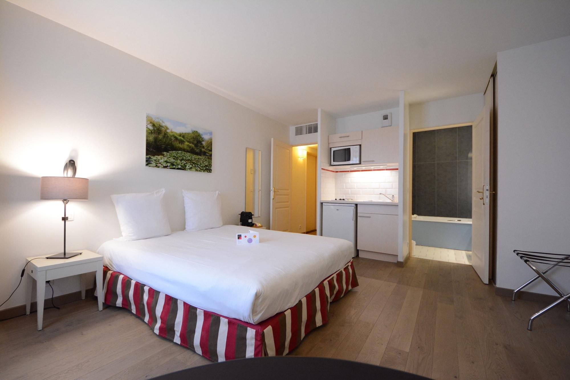 Hotel Cerise Chatou Exterior photo
