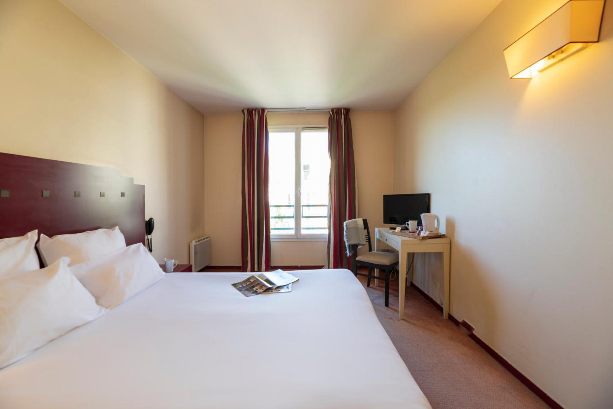 Hotel Cerise Chatou Exterior photo