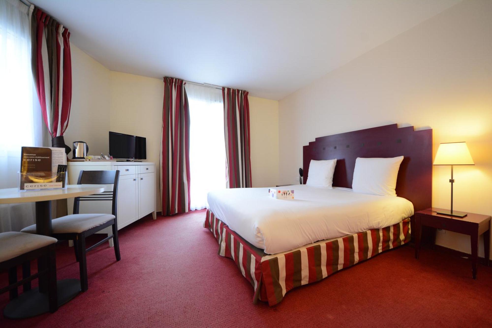 Hotel Cerise Chatou Exterior photo
