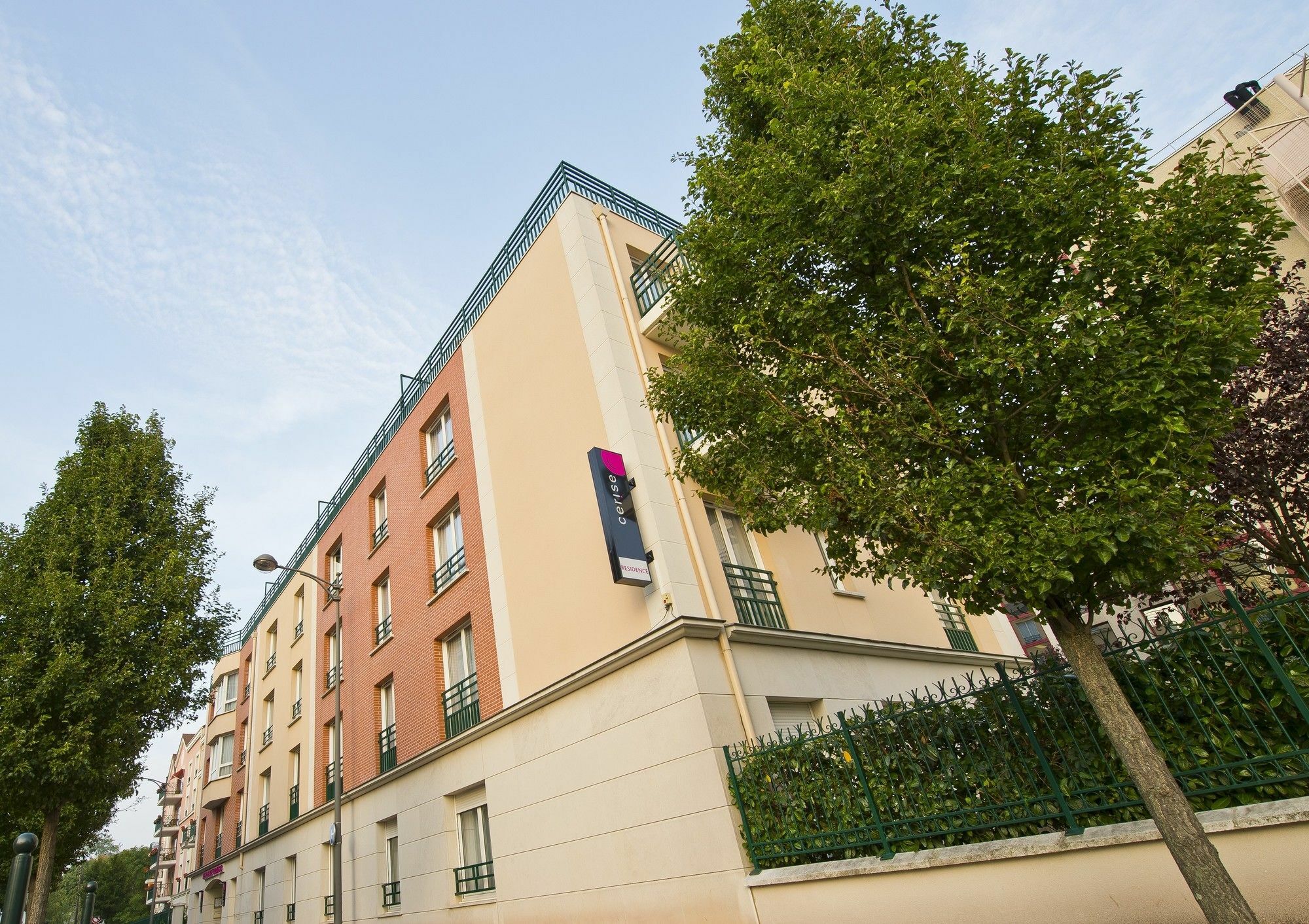 Hotel Cerise Chatou Exterior photo