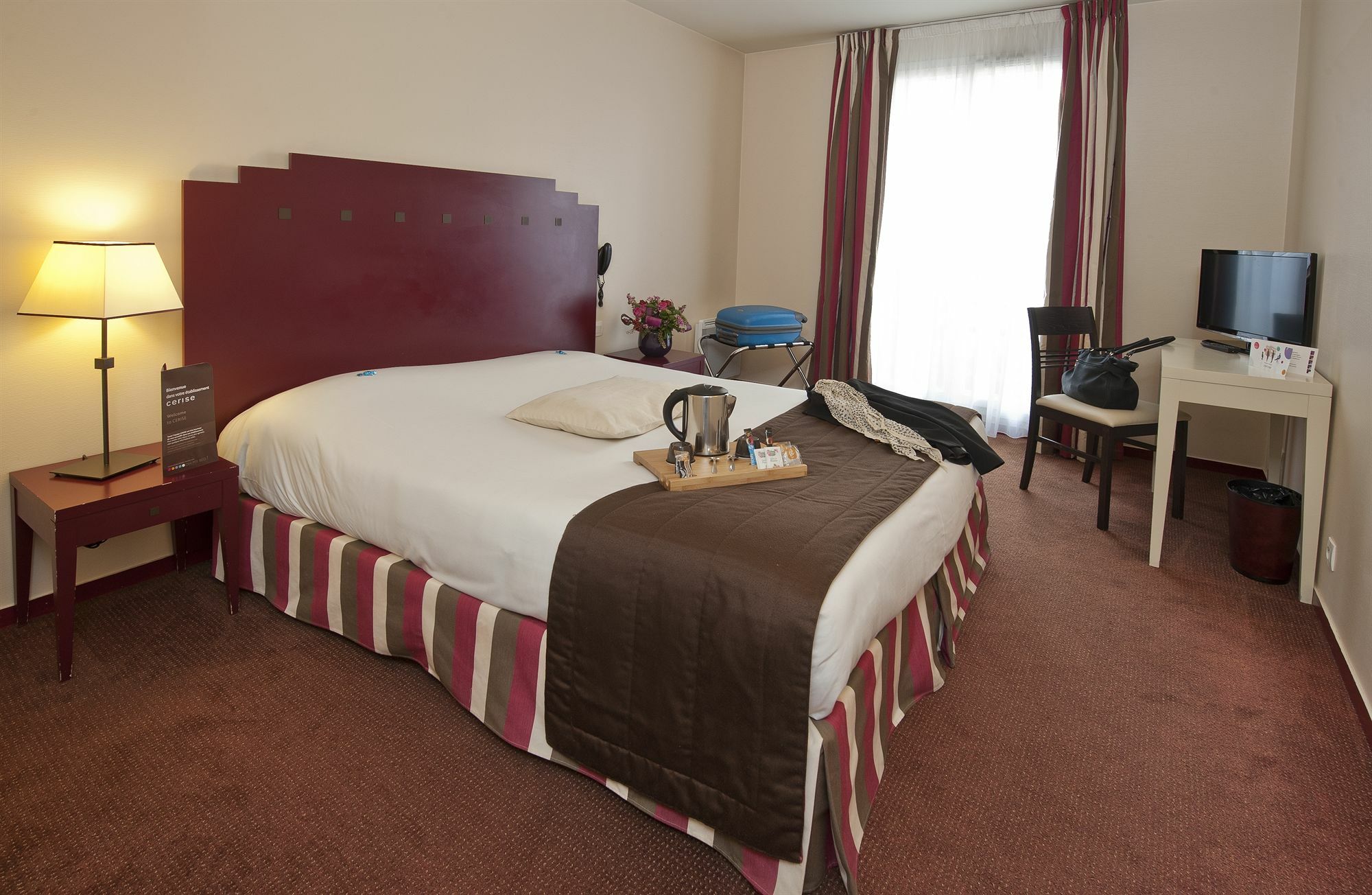 Hotel Cerise Chatou Exterior photo