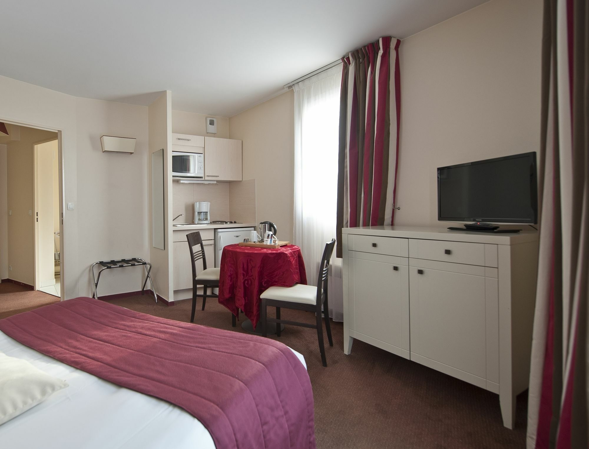 Hotel Cerise Chatou Exterior photo